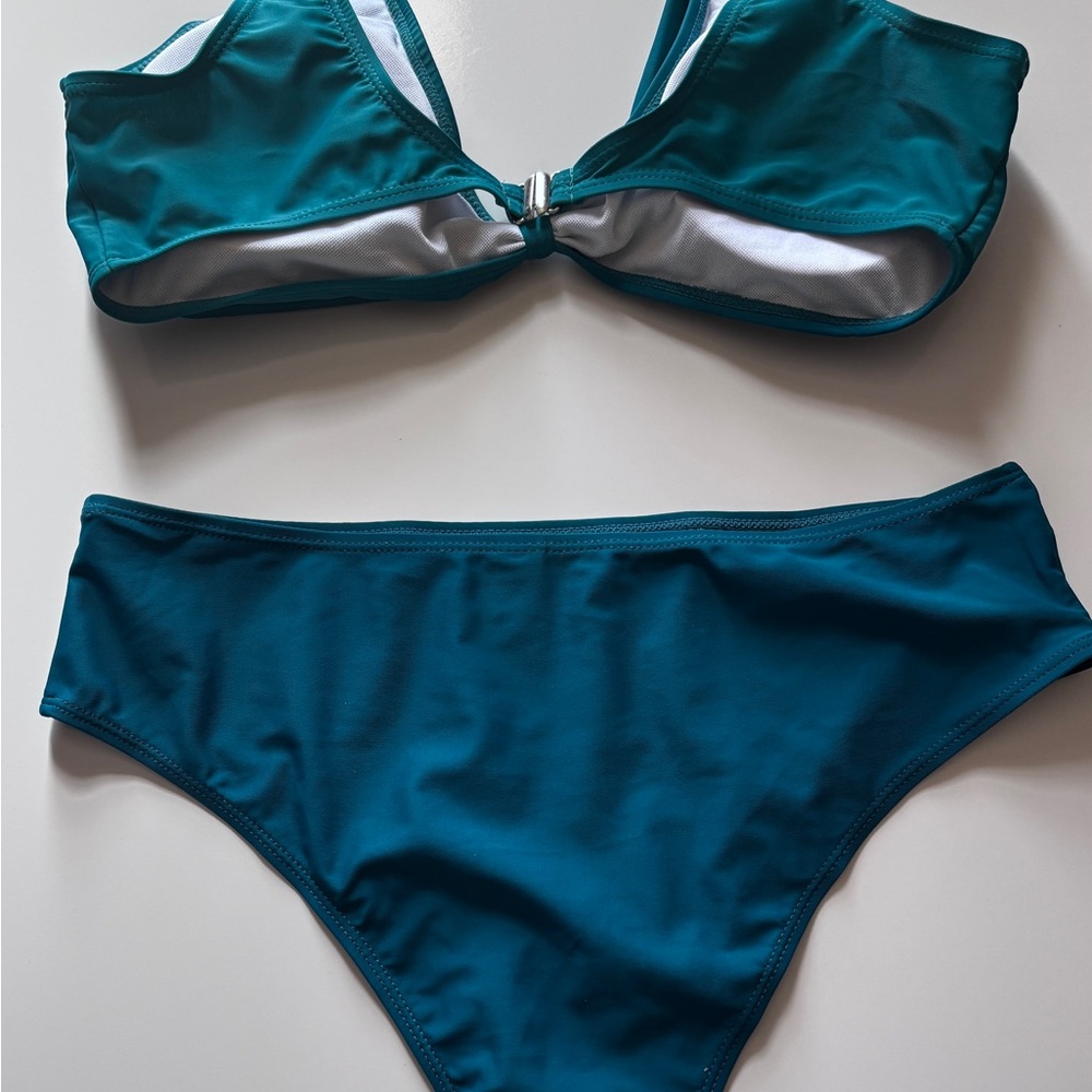 BIKINI - Picture 5 of 11